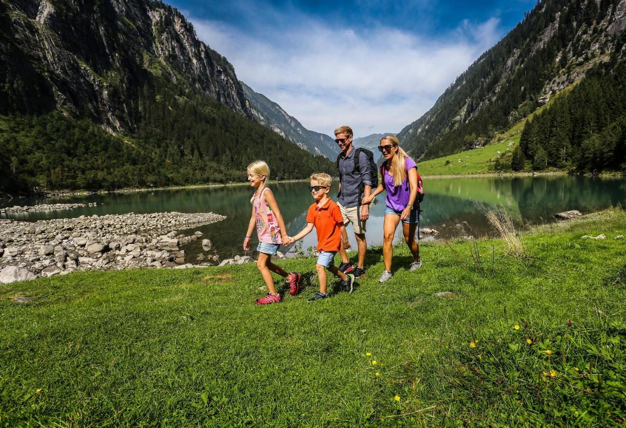 Monas Home Mayrhofen Exterior photo